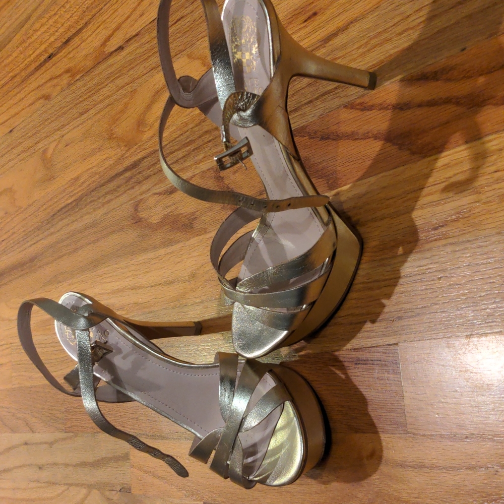 Vince Camuto gold sandal size 10